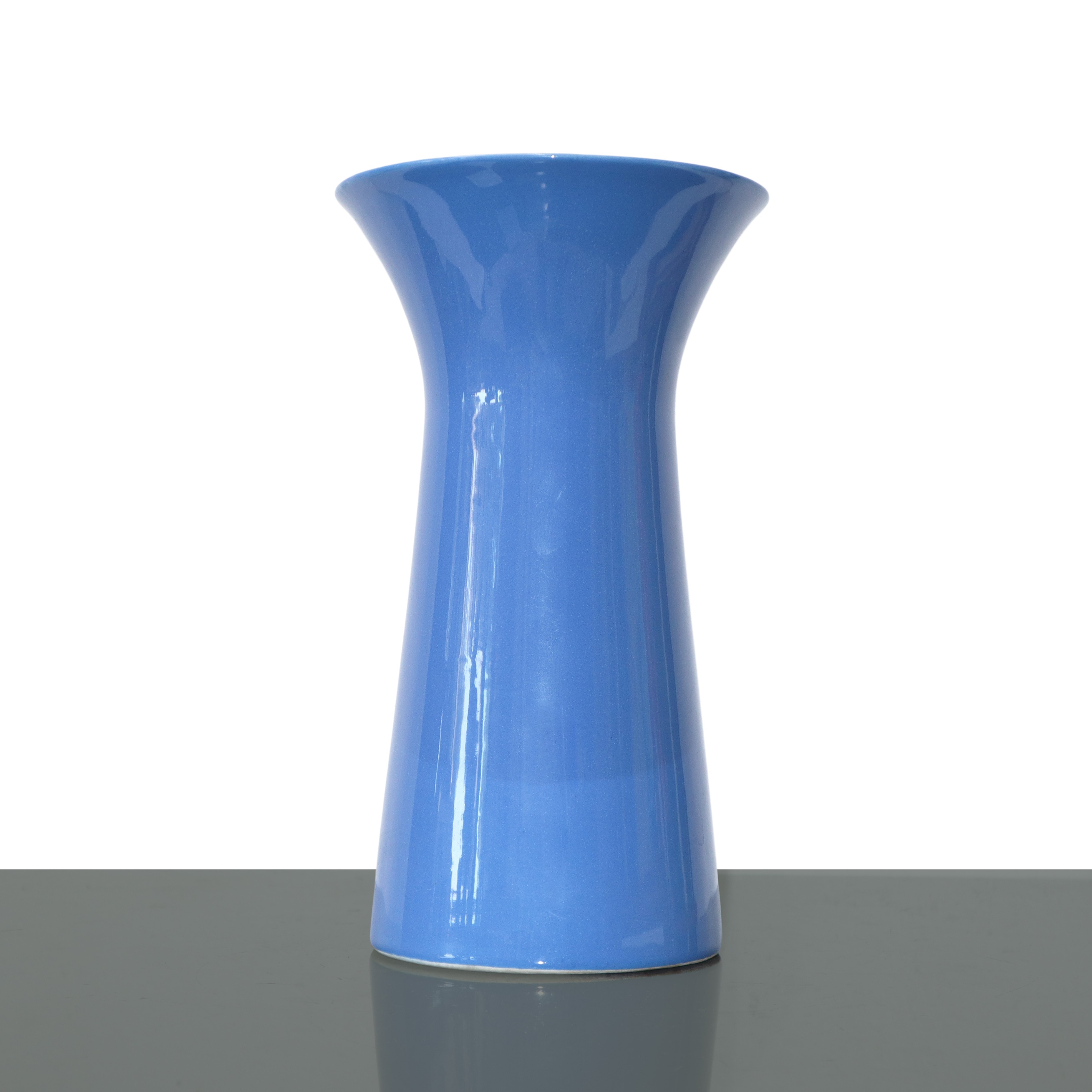 Vaso in ceramica smaltata lucida azzurra, h 26,5 cm