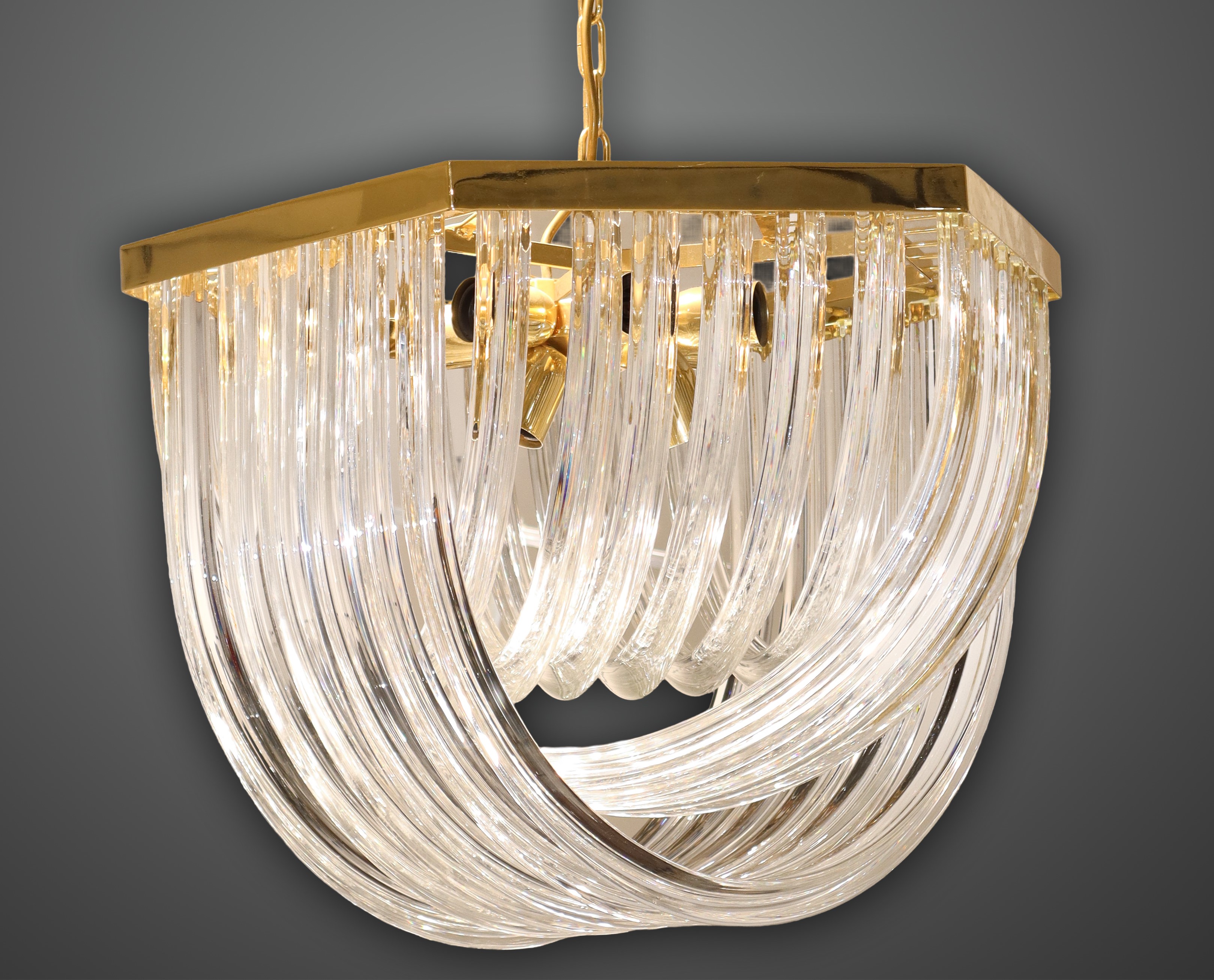Lampadario con struttura trilobata in vetro di Murano