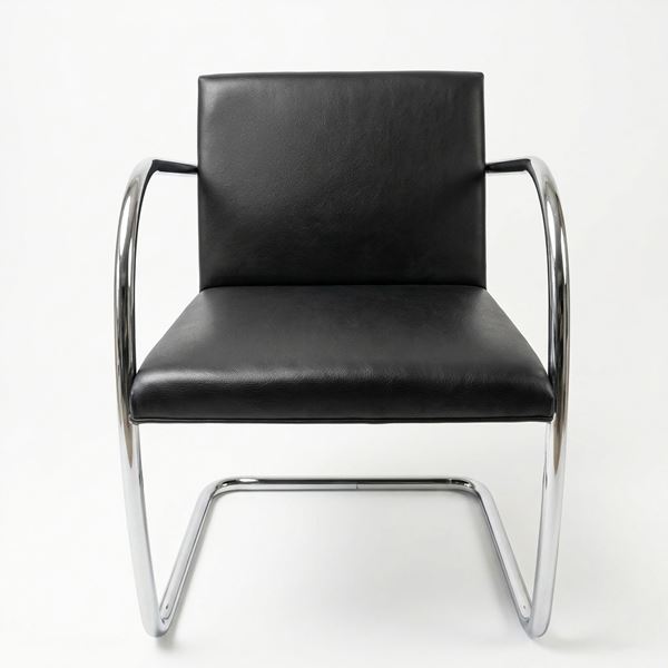 Mies van der Rohe   per Knoll - Poltrona modello Brno in pelle nera con struttura in acciaio cromato lucido