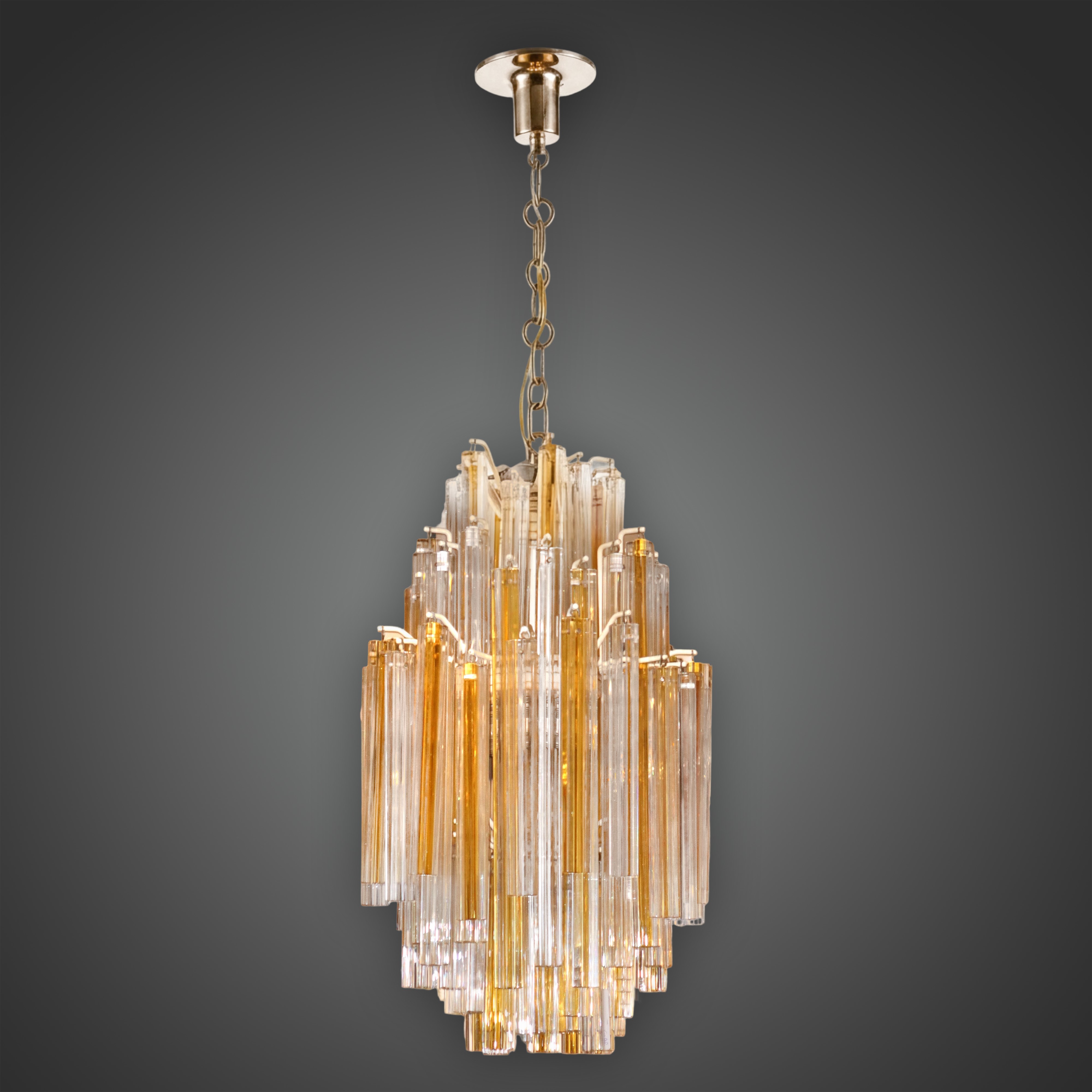 Lampadario in vetro di Murano Trilobo con poliedri trasparenti e arancioni