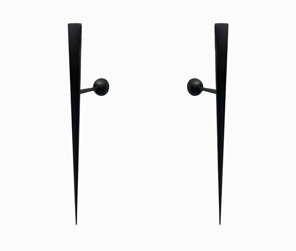 Lumen production. Pair of black lacquered metal applique with lanceolate shape structure, Italy.
H cm 76.