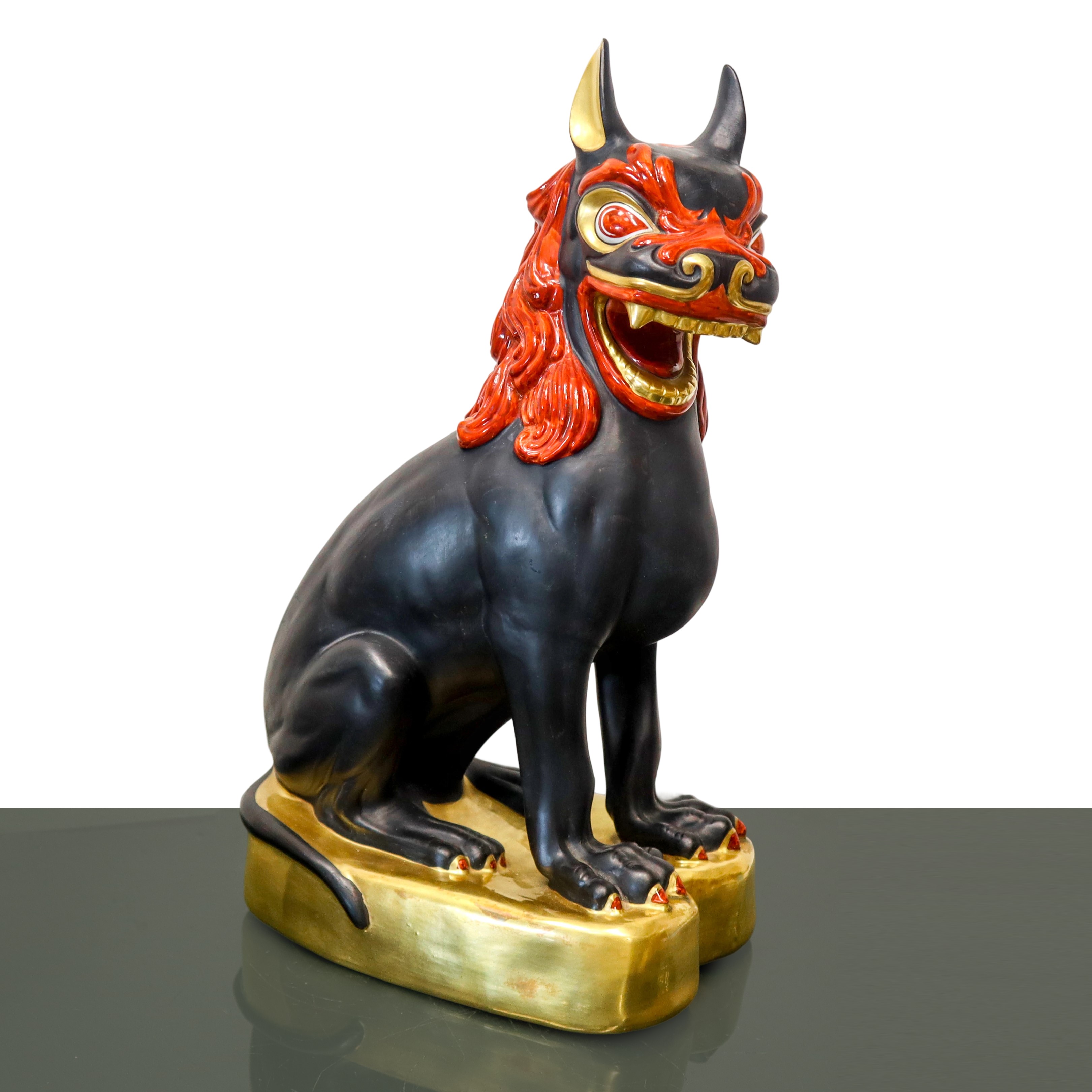 Manifattura Ceramiche Artistiche - Cane di Fo in ceramica nera con decorazioni dorate e rosse
