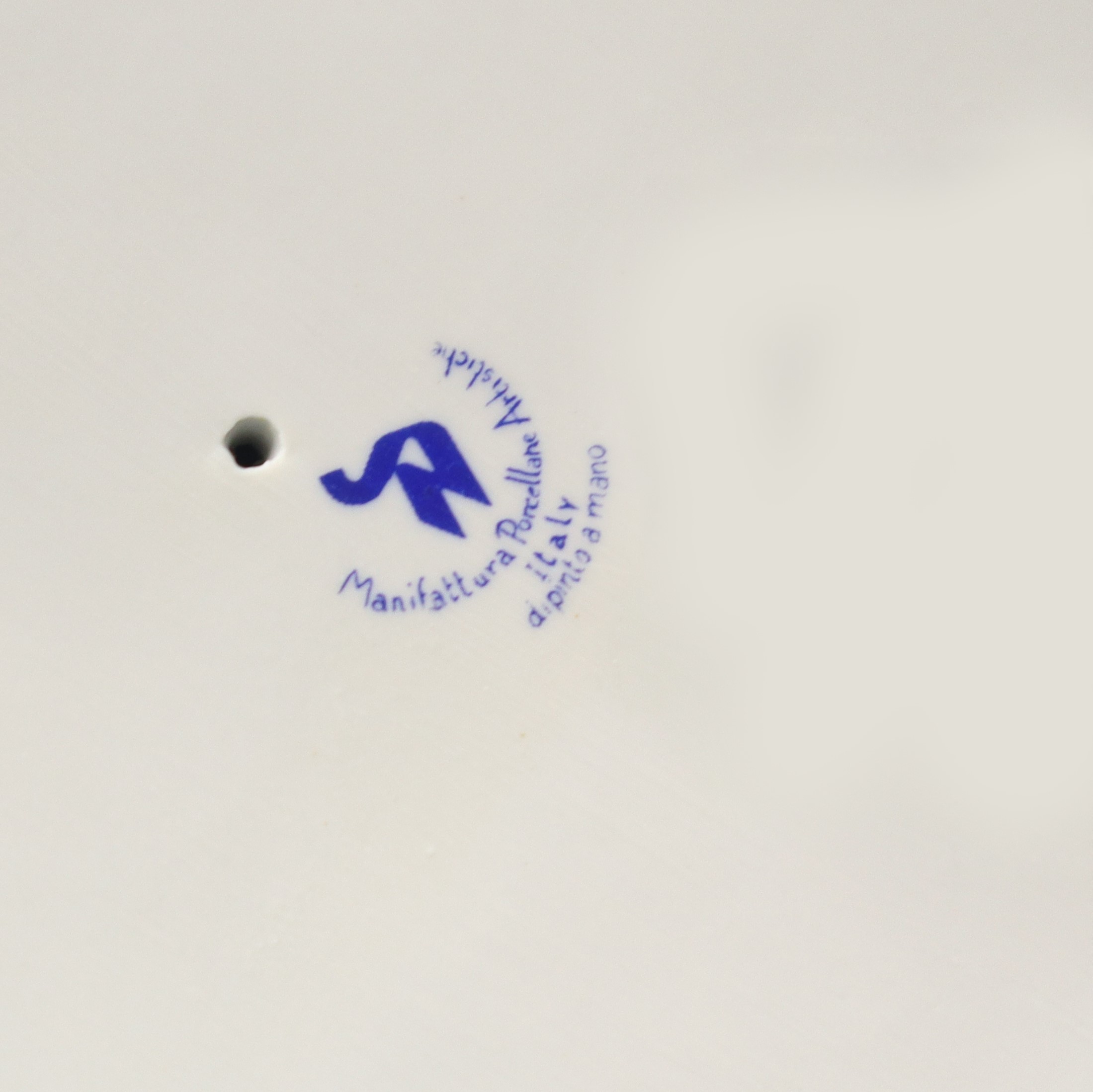 Manifattura Ceramiche Artistiche - Cane di Fo in ceramica nera con decorazioni dorate e rosse