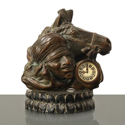 Testa di cavallo con orologio, oggetto da arredo