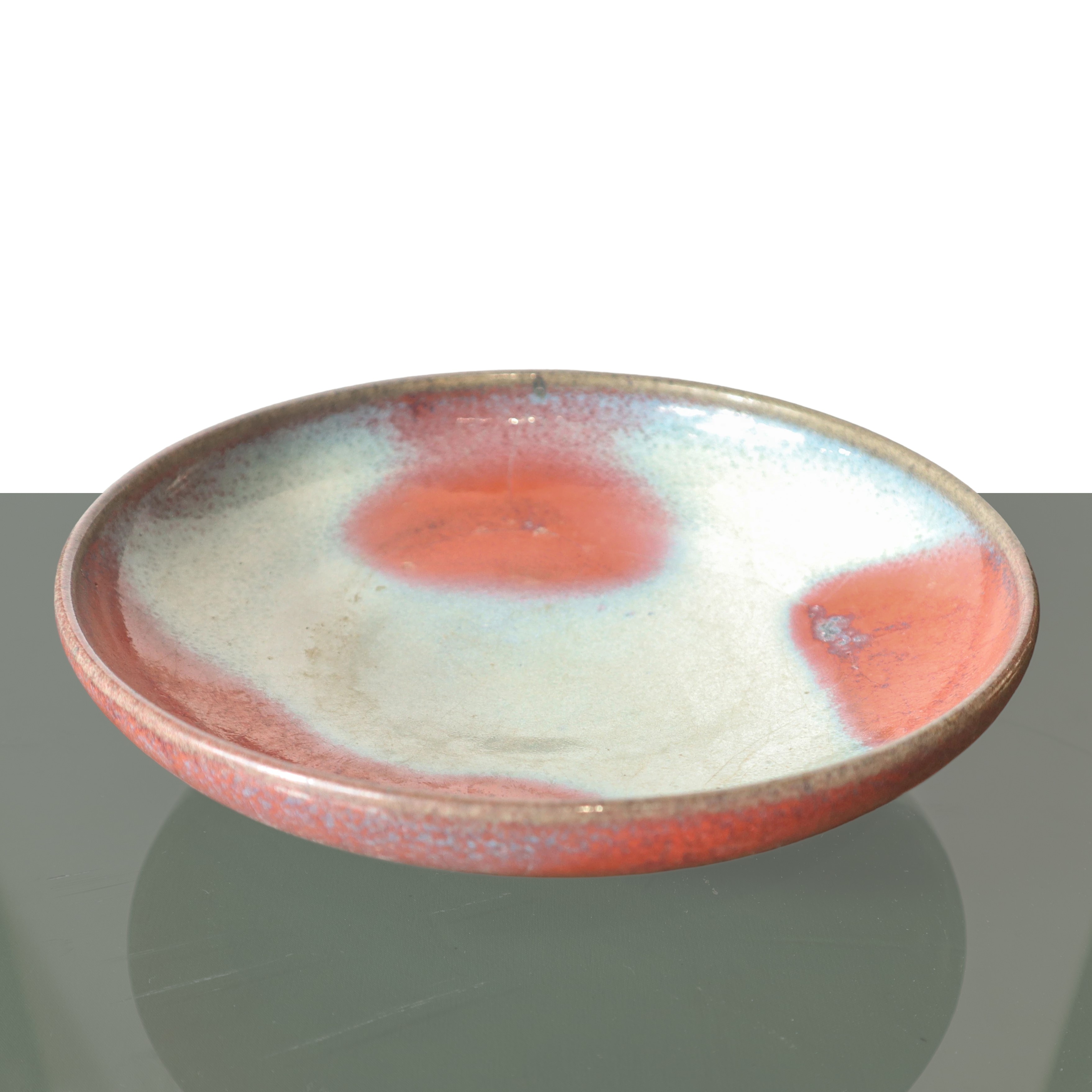 Piatto antico in porcellana cinese Junyao a decorazione rosso, diametro 20 cm