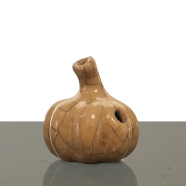 Chinese Ge Style Garlic Head Porcelain Writing Water Dripper