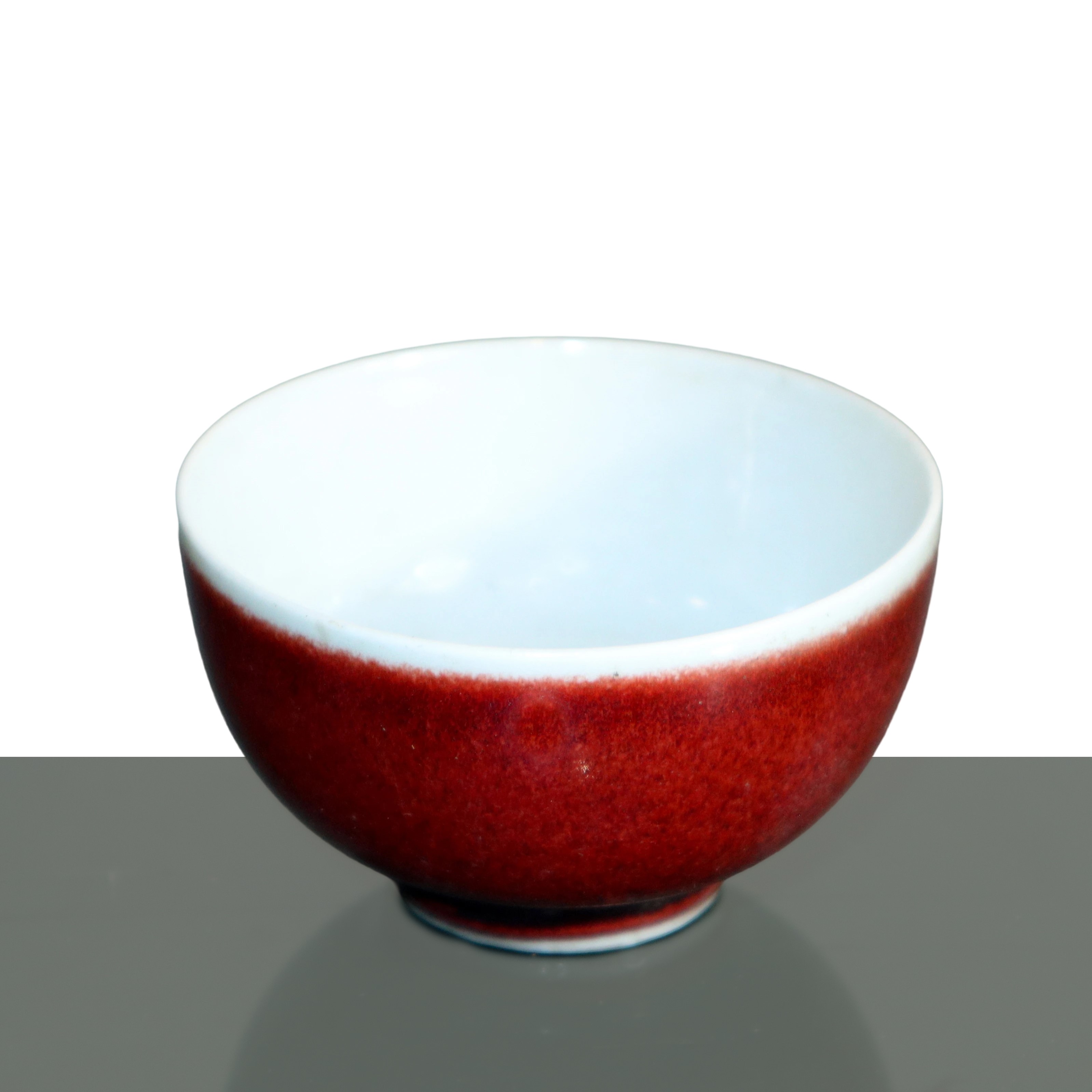 Tazza, porcellana cinese “rosso sangue di bue”, regno Yongzheng (dinastia Qing) – XVIII secolo