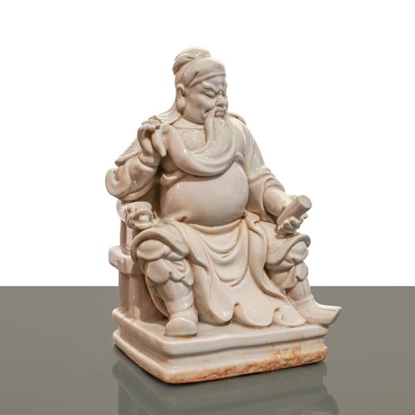 White Chinese porcelain statue of Guan Gon, a virtuous Chinese deity