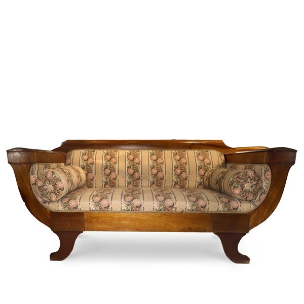 Boat-shaped sofa
