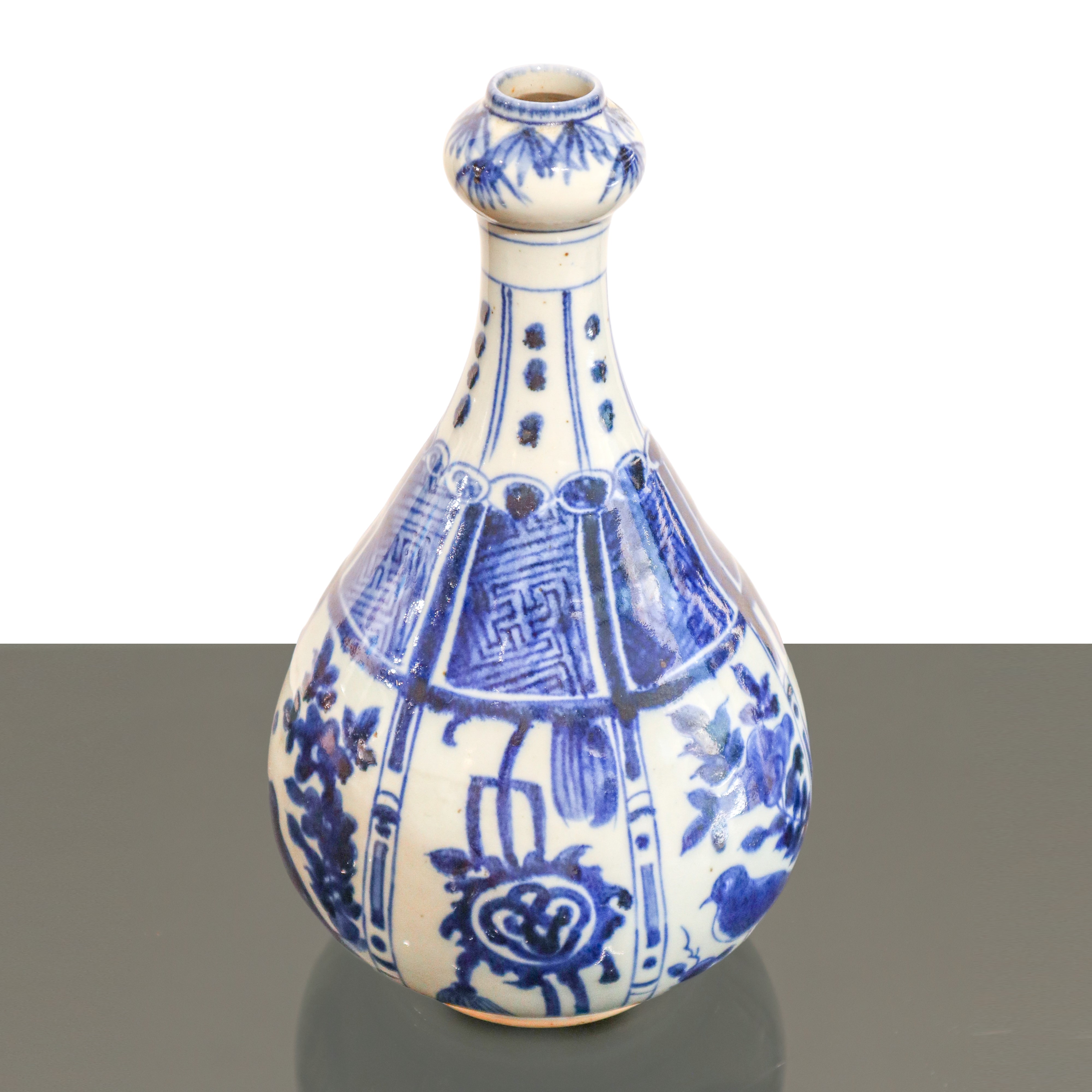 Periodo Wanli, Vaso in porcellana cinese a testa d’aglio, blu e bianca
