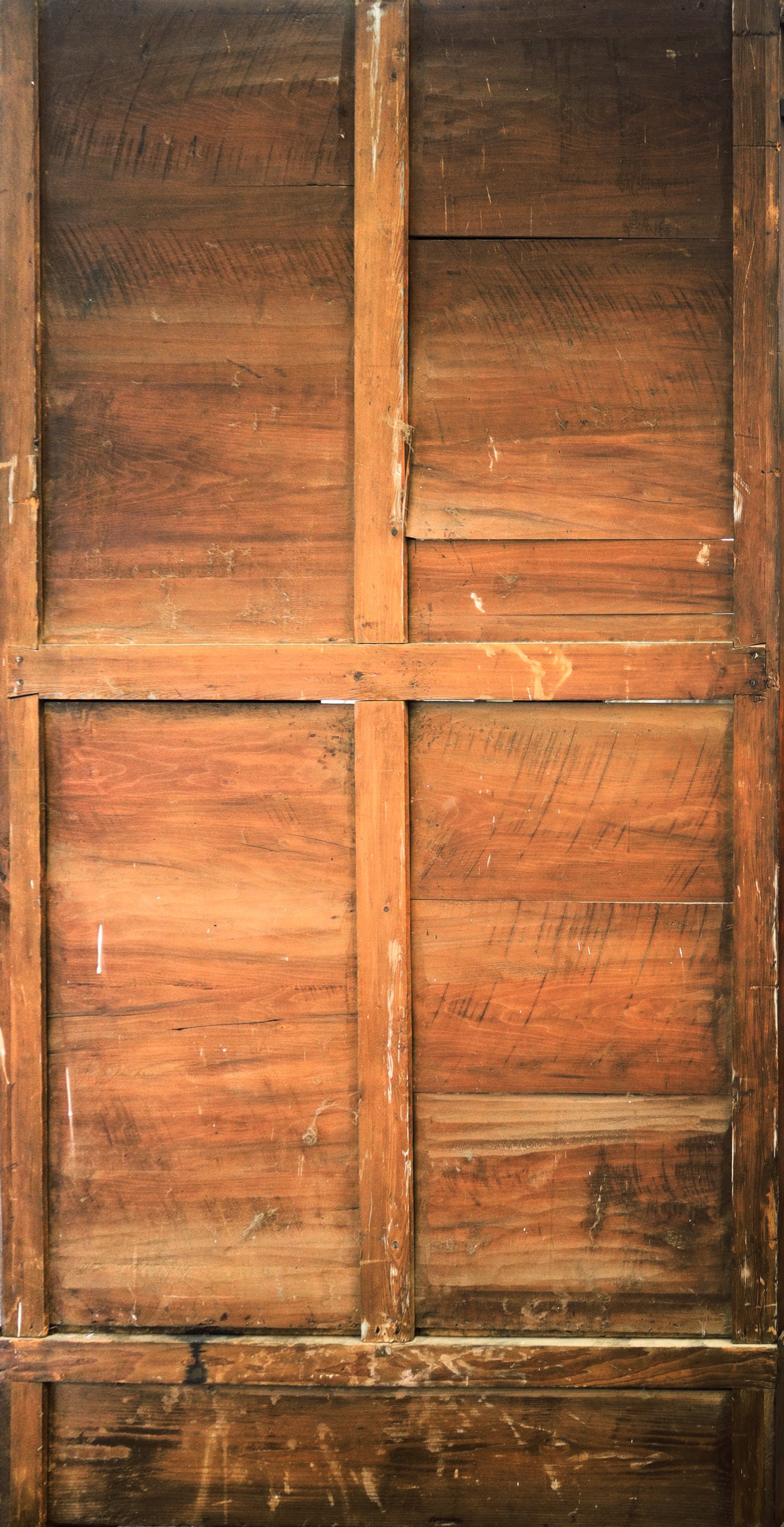 Grande Credenza con Cimasa Scolpita