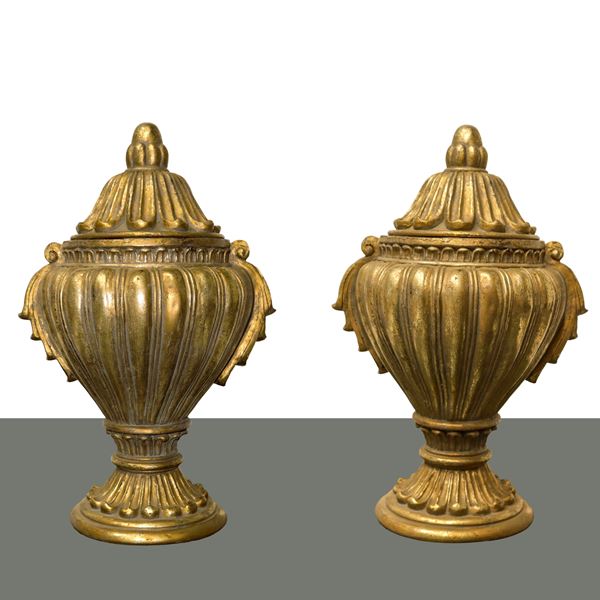 Pair of golden poutiche
