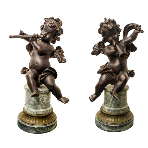 Jean-Baptiste  Carpeaux - Coppia di putti musicanti in bronzo su base in marmo e bronzo 