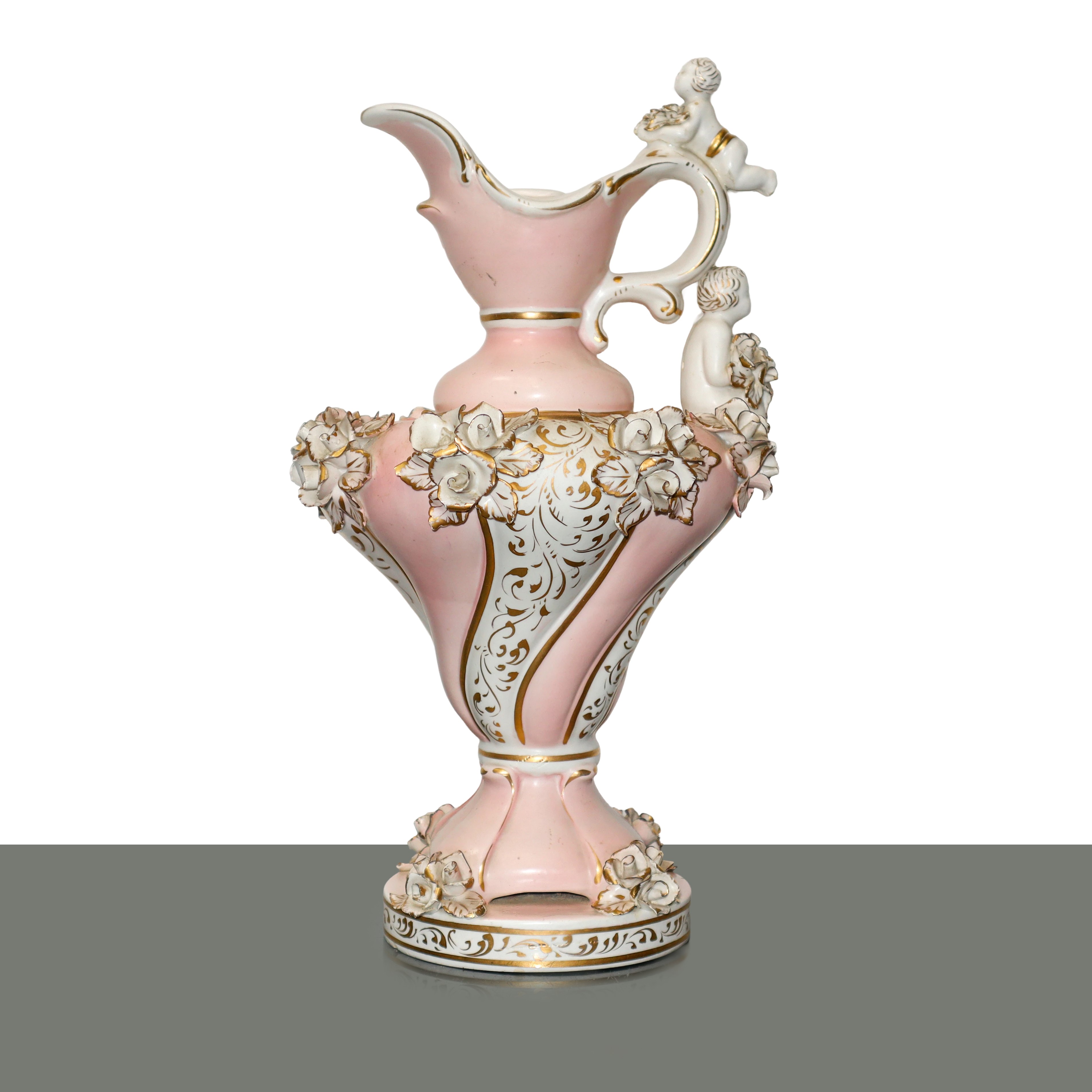 Versatoio in Porcellana Rosa con Decori Floreali in Rilievo