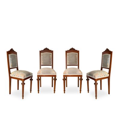 Set di quattro sedie con spalliera a cimasa, h 104 cm