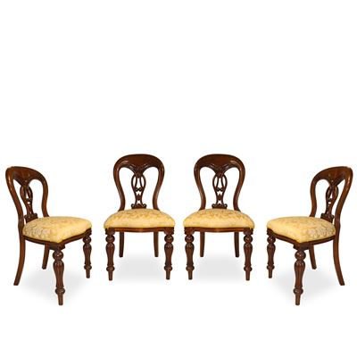 Set di quattro sedie, tappezzeria dorata