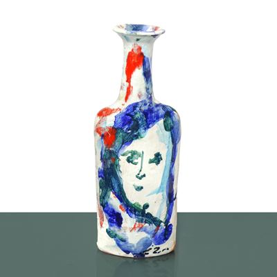 Bottiglia dipinta con volto di donna (ambo i lati)