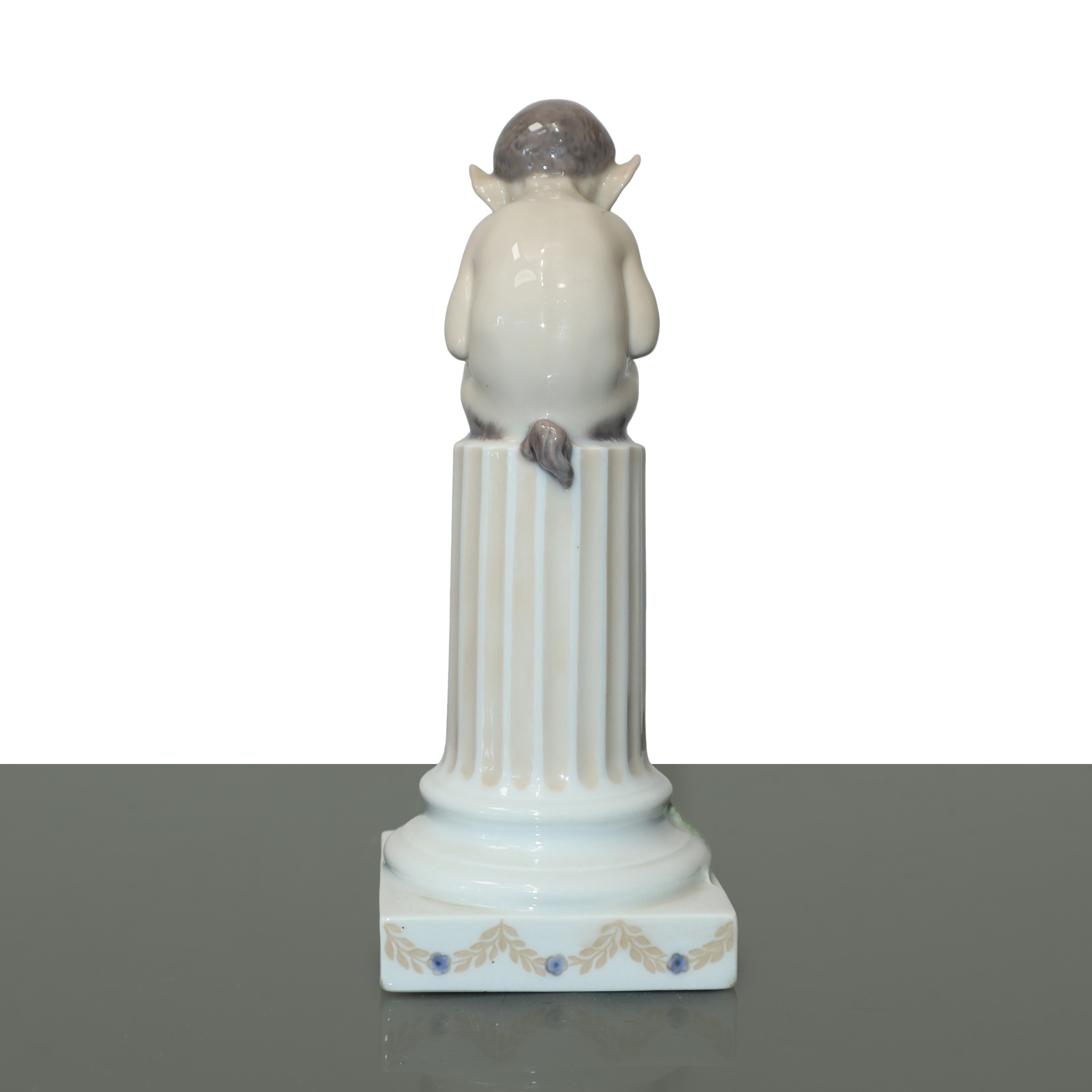 Royal Copenhagen - Fauno con lucertola (modello 1020/433)
