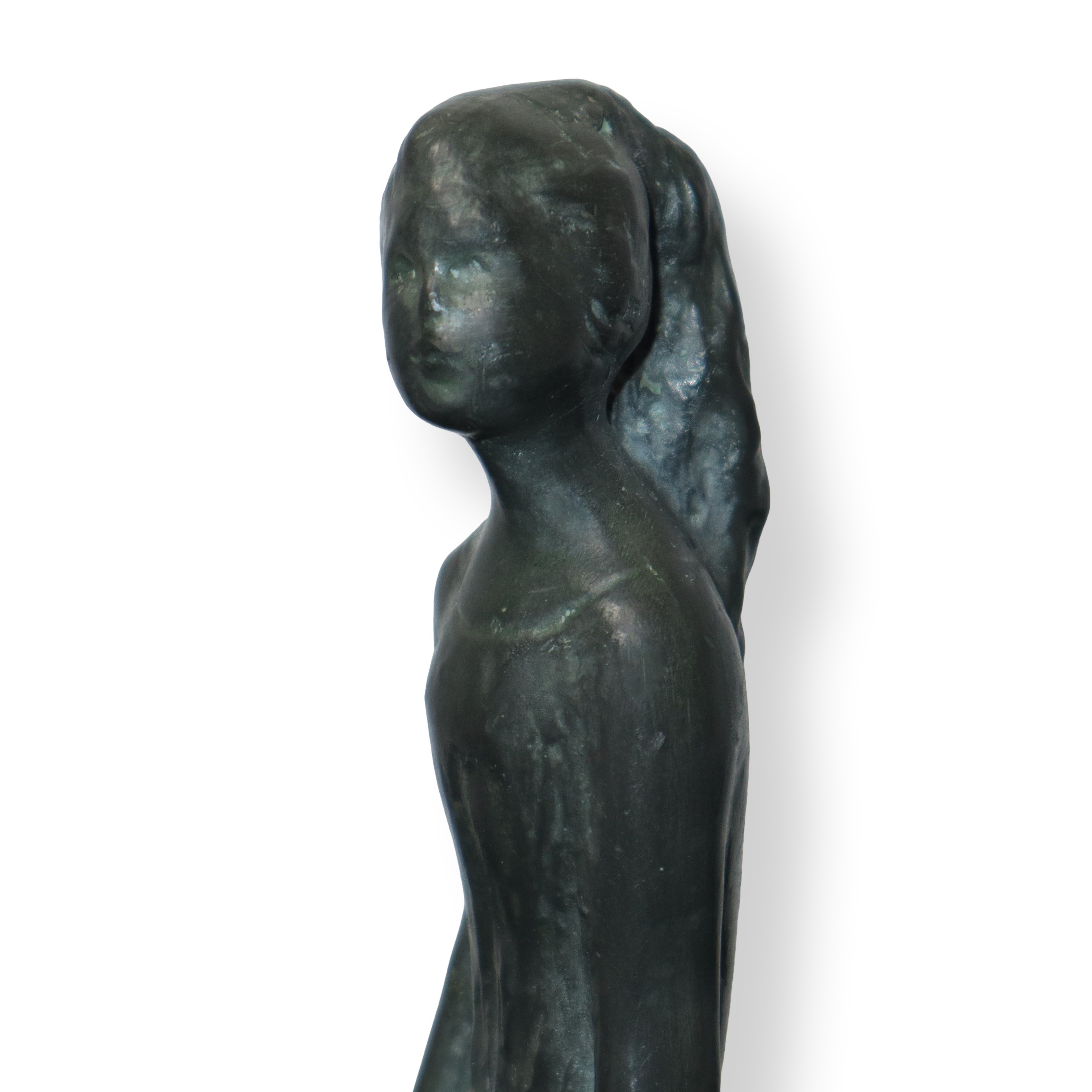 Fanciulla seduta, scultura in bronzo