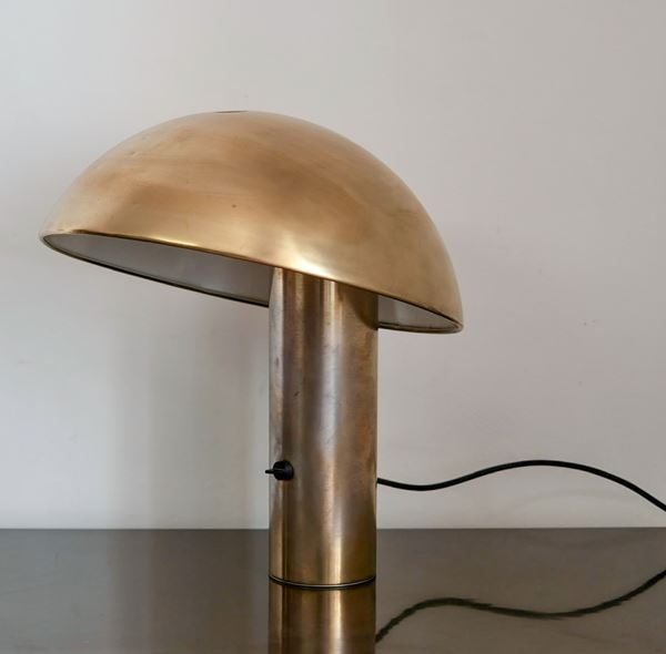 Franco Mirenzi  per Valenti Luce - Lampada da tavolo modello Vaga in ottone dorato