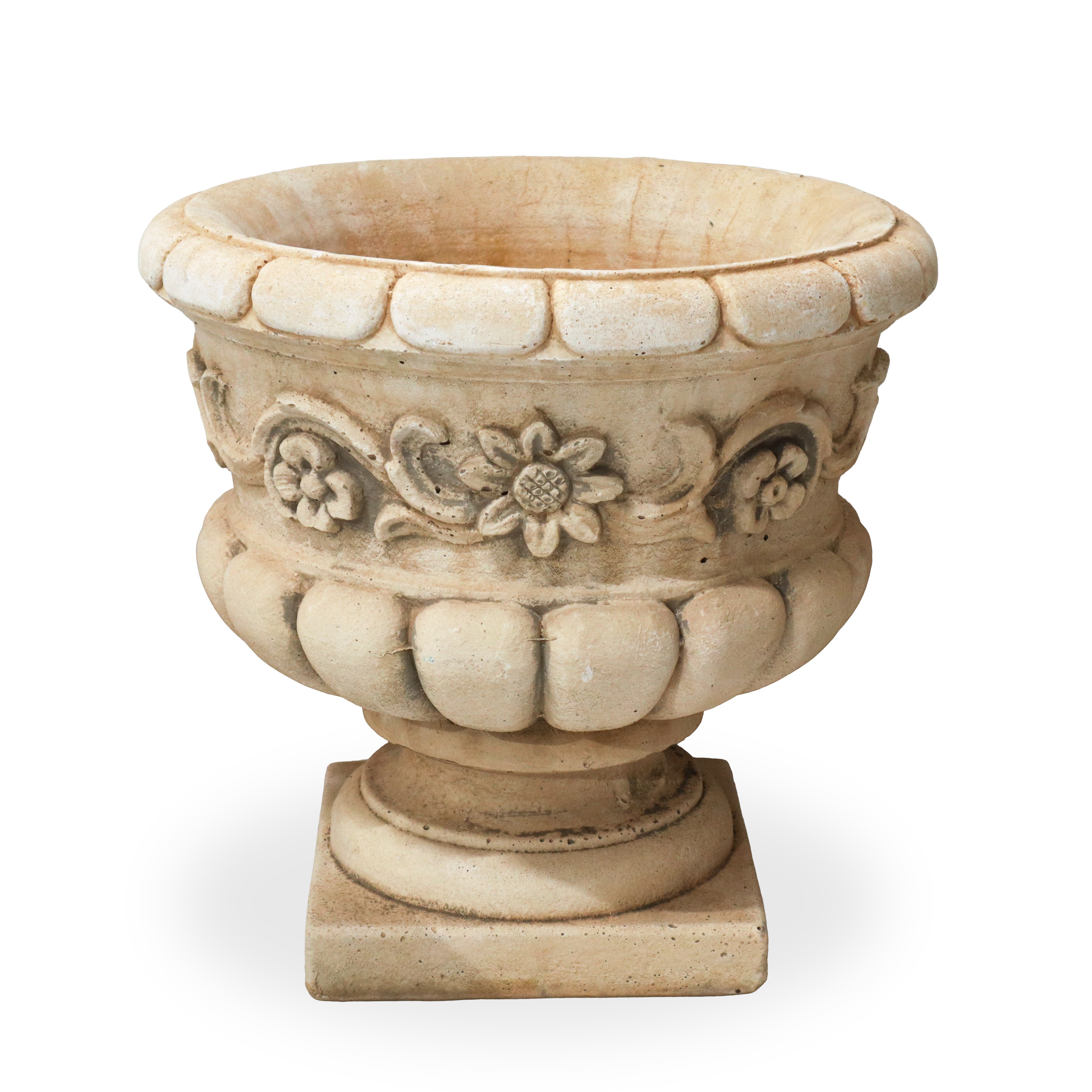 Vaso in Malta Cementizia con Decoro Floreale a Rilievo Lungo il Corpo del Vaso