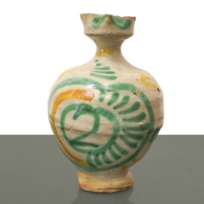 Orciolo in Maiolica di Caltagirone con Disegno Policromo nei Toni del Verde e Giallo al Fronte