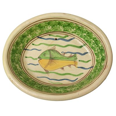 Terrina in Maiolica di Caltagirone con Pesce Dipinto al Centro e Decoro Verde Spugnato