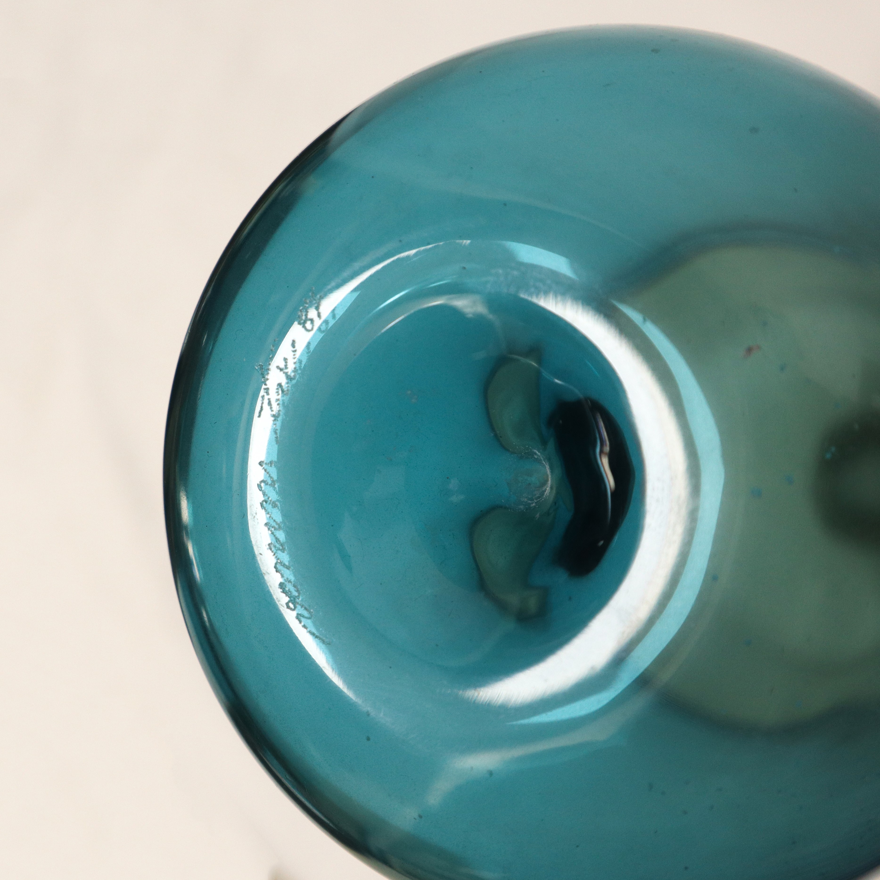 Tapio Wirkkala per Venini - Vaso/Bottiglia modello “Bolle” in vetro giallo pagliesco e blu