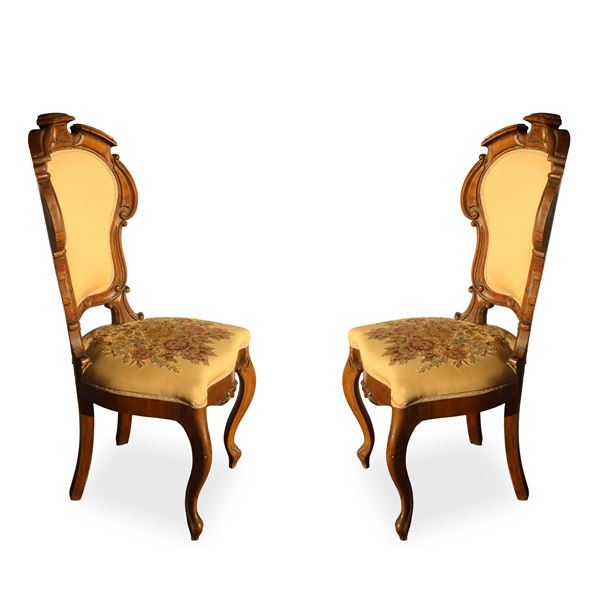 Pair of armchairs with upholstery and floral seat
