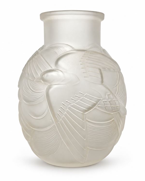 Muller Fréres à Lunéville - Vaso Art Decò in vetro decorato con bassorilievo con motivi decorativi di volatili 