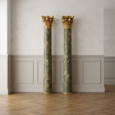 Coppia di Grandi Colonne in Legno Decorate a Finto Marmo con Capitello Dorato