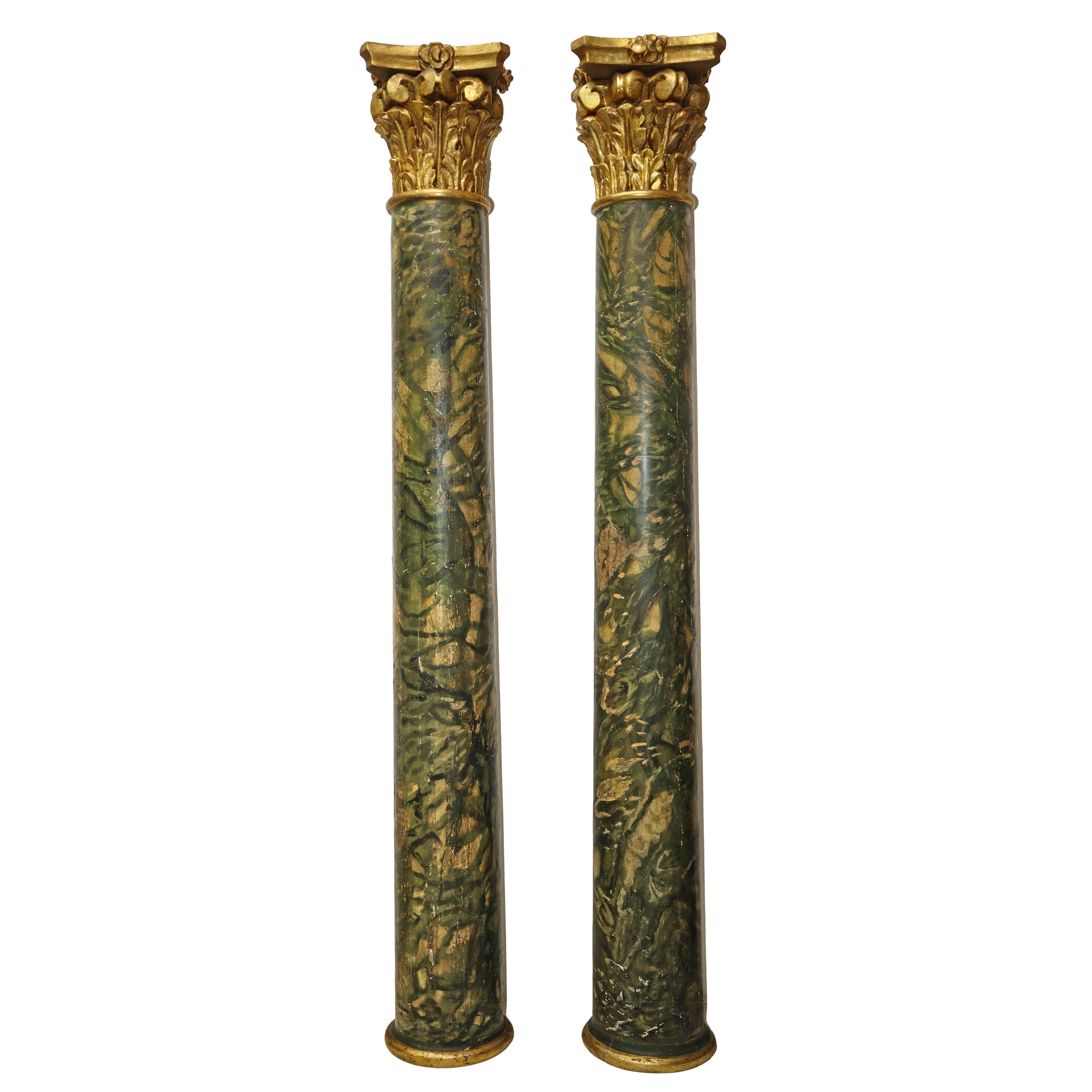 Coppia di Grandi Colonne in Legno Decorate a Finto Marmo con Capitello Dorato