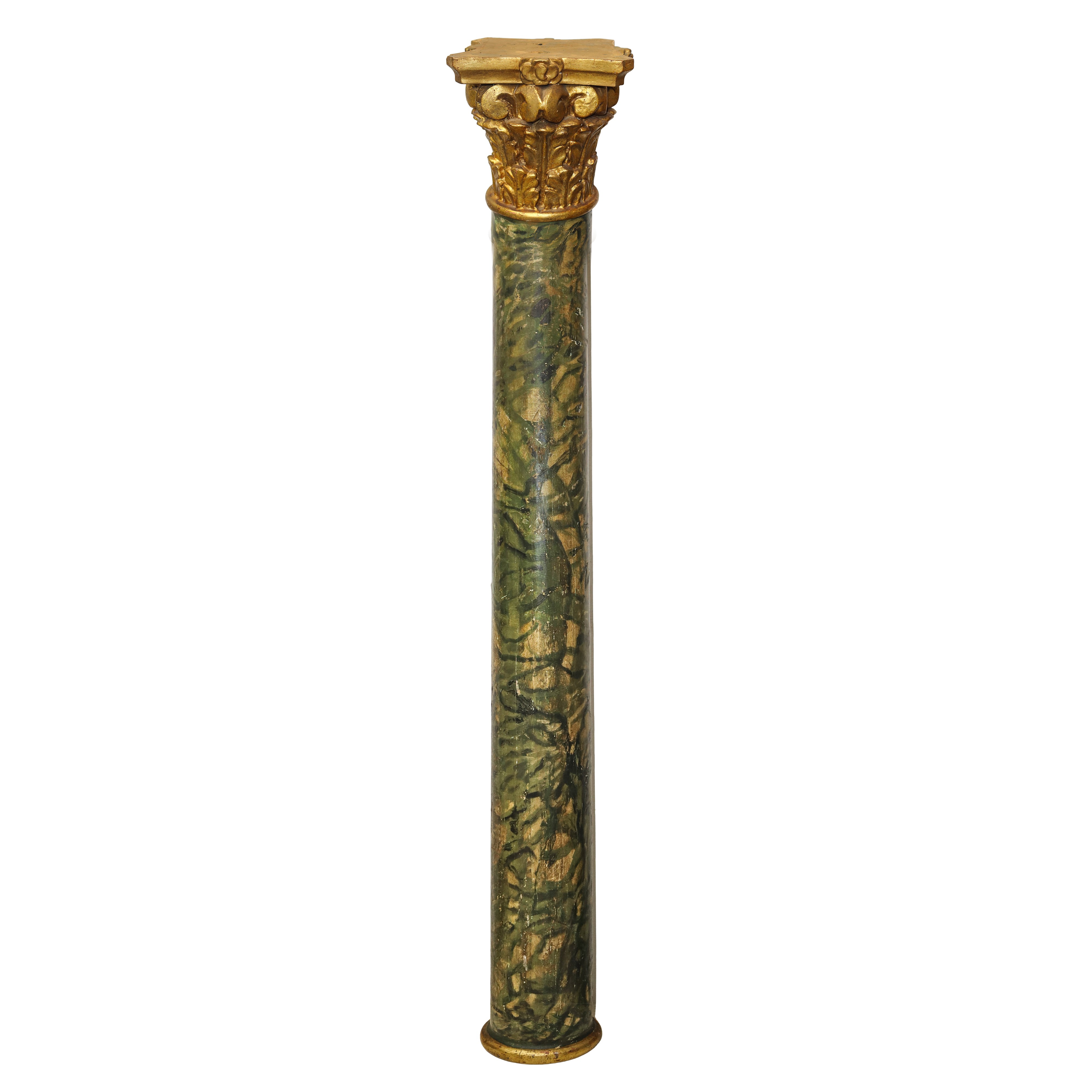 Coppia di Grandi Colonne in Legno Decorate a Finto Marmo con Capitello Dorato