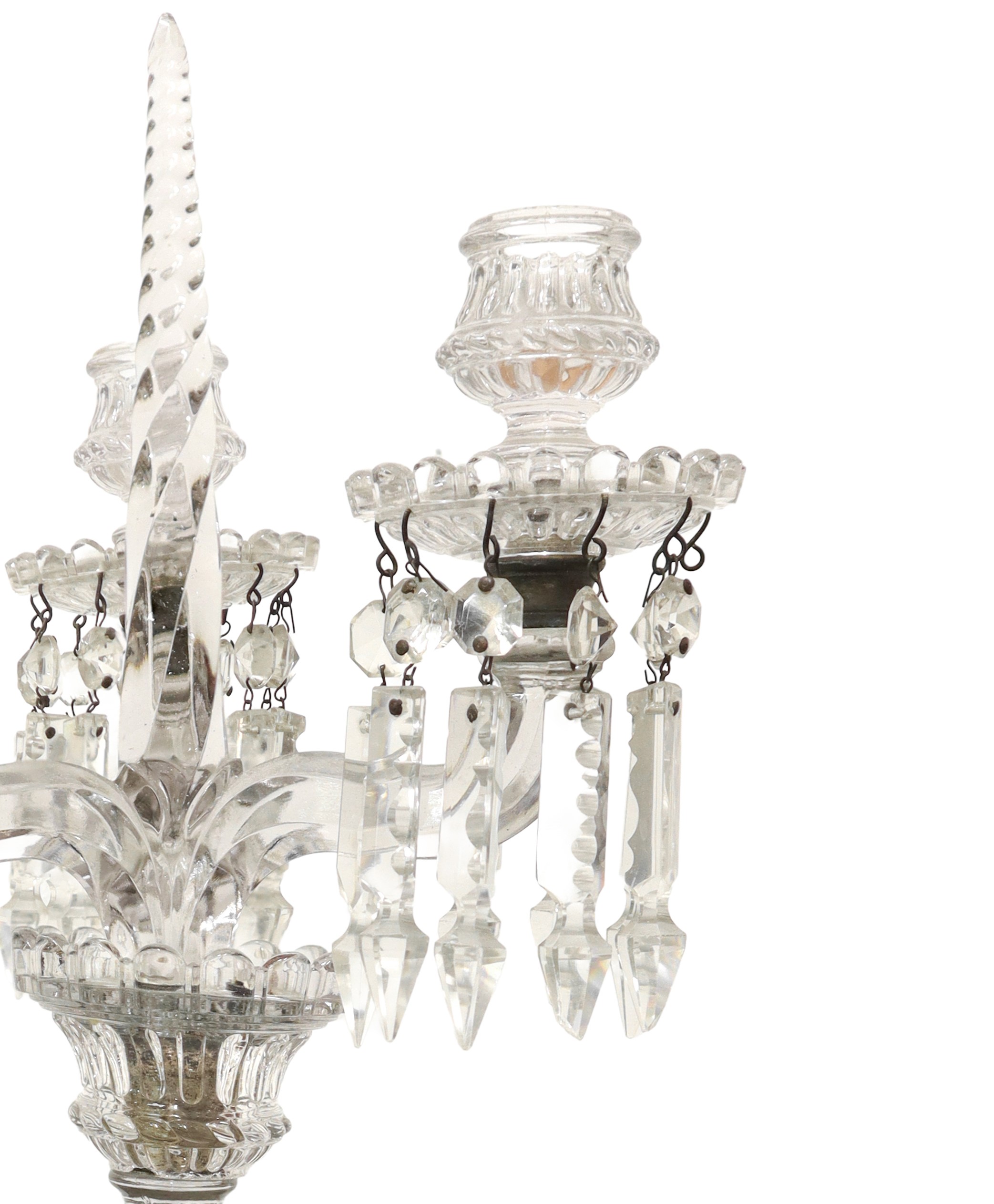Candelabro in Cristallo a Tre Bracci con Brindoli con Figura Femminile in Vetro Satinato Scolpita...