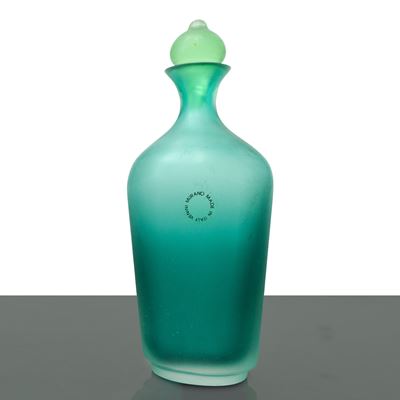Bottiglia della serie “Velati” in vetro di Murano sommerso verde