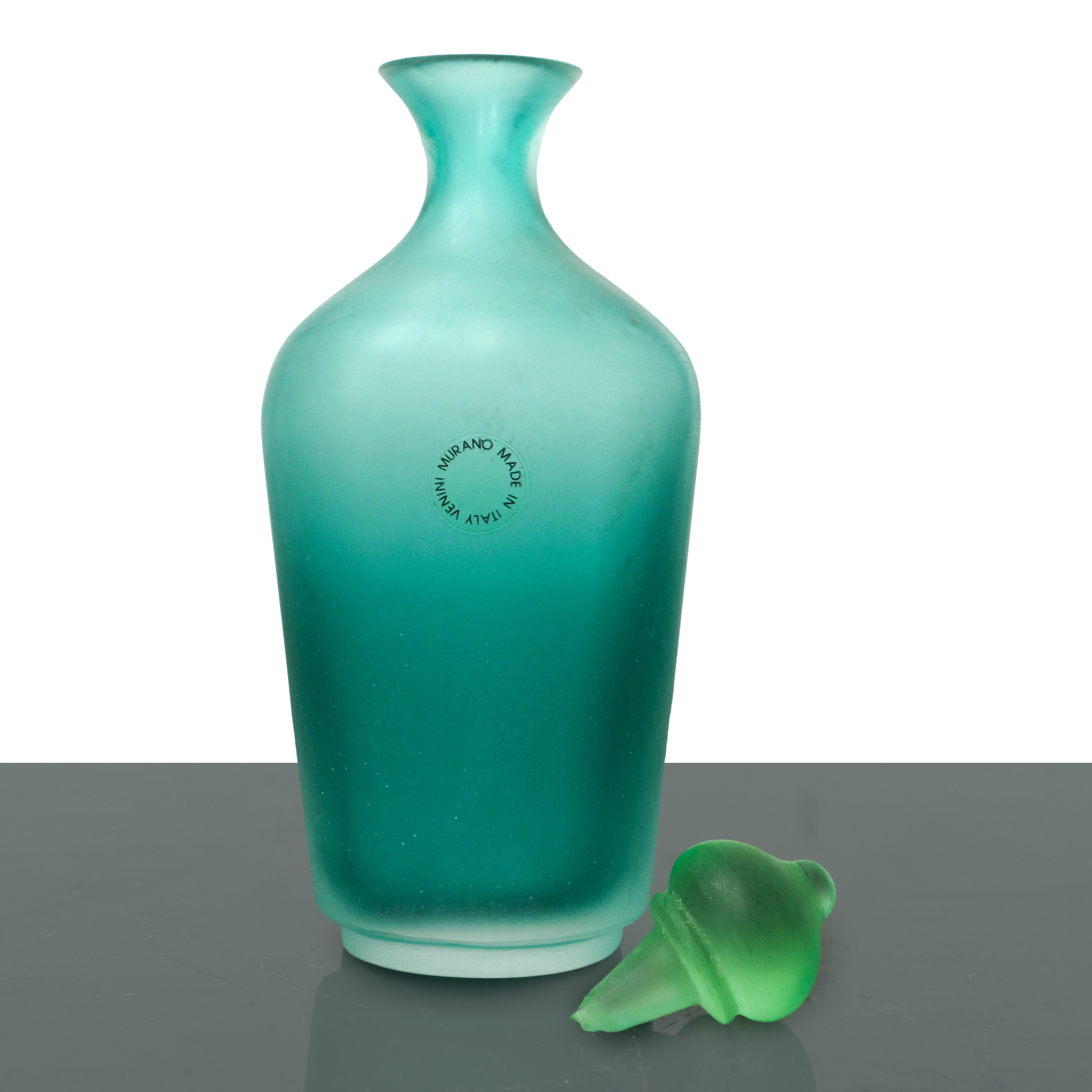 Paolo Venini per Venini - Bottiglia della serie “Velati” in vetro di Murano sommerso verde