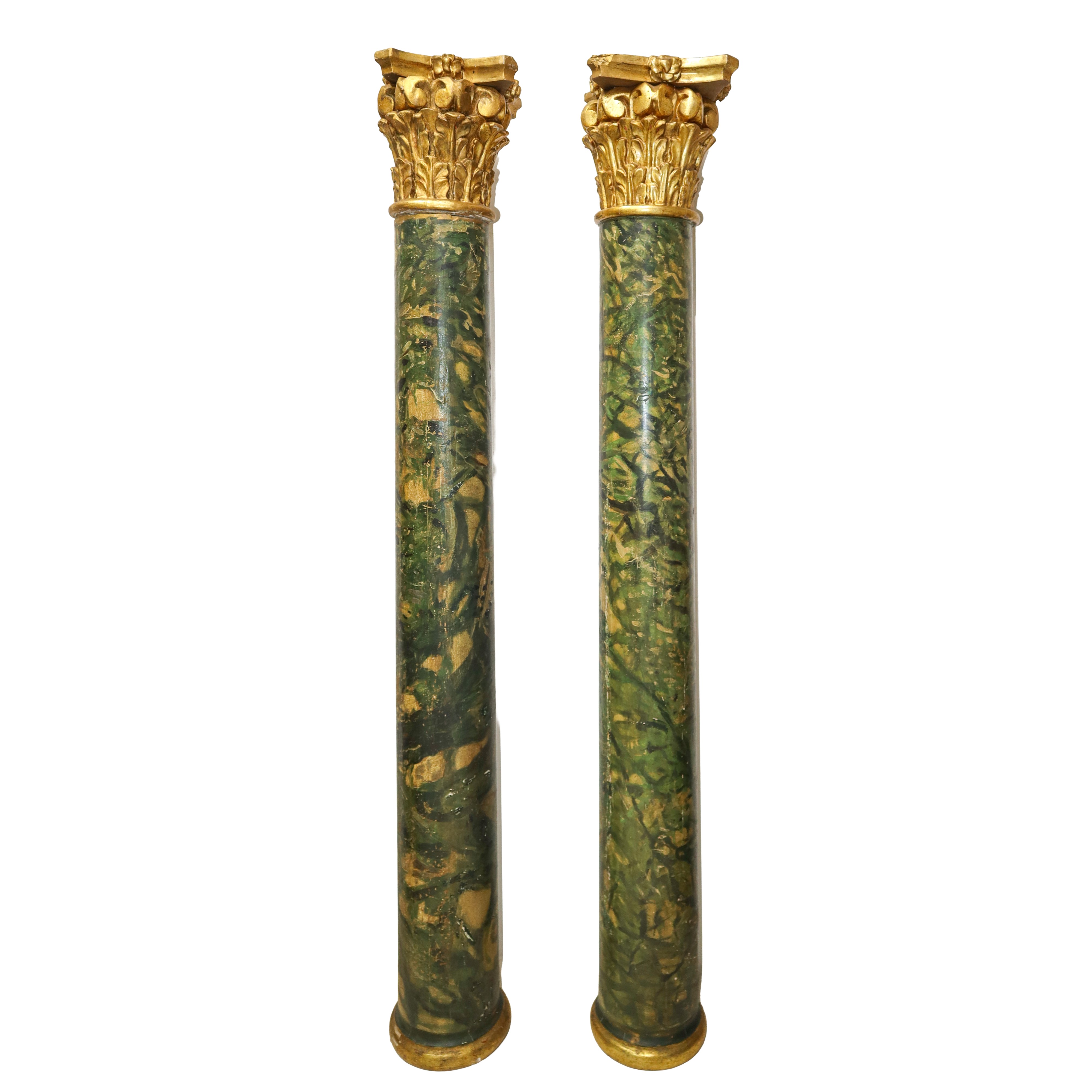 Coppia di Colonne in Legno Effetto Marmo con Capitello