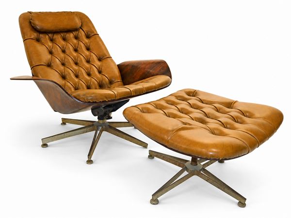 Poltrona Mr. Chair con ottomana in pelle color cognac