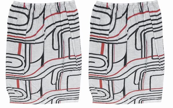 No. 2 Curtains, Production Pierre Cardin, mod. Tissu Amel Element, dessin "charenton", printed by hand. Composed of 4 towels, curtains cotton with geometric polychrome decoration, signs of use. Years 70. Each cloth H 280X200 cm.