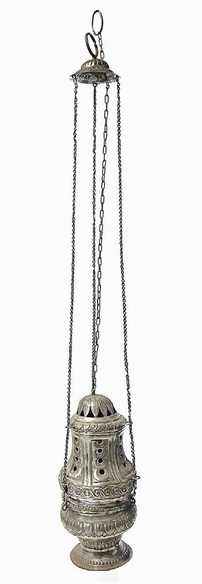 Incensiere in argento, punzone Acireale 1810. Punzonato F.B.1810. H cm 23. Gr 588