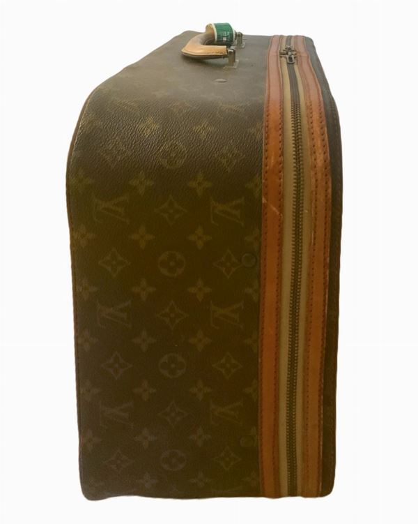 Sold at Auction: Louis Vuitton Tennis Bag