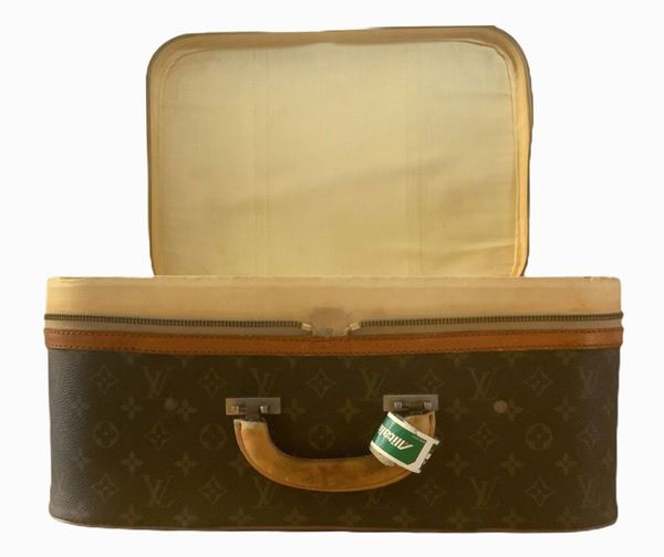 Sold at Auction: Louis Vuitton, Louis Vuitton Vintage Monogram