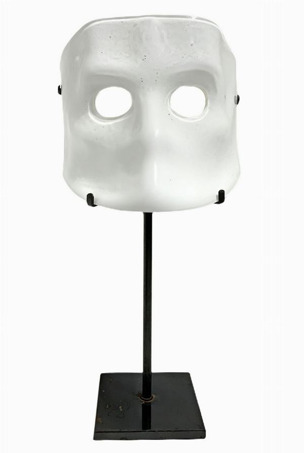 Venini, Maschera veneziana bianca,  anni &rsquo 80. Firmata Venini, Italia 83.  H cm 17  