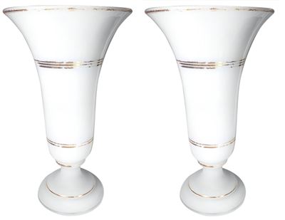 Coppia Vasi in Opaline. XX Secolo. H CM 35