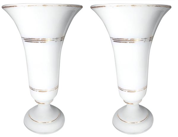 Pair of opaline vases. 20th century. H 35 cm