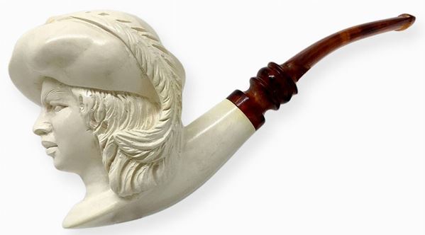 "Paggio" - Vienna, Austria. Early '900.
Pipa with stove and torch foam, amber mouthpiece.