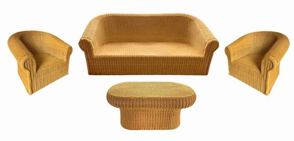 Living wicker, including a sofa, two armchairs and a coffee table. Armchair H 80 cm, depth 100 cm, width 110 cm.
 Sofa H 80 cm, width 220 cm, depth 100. Tavolinetto H 45 cm, length 100 cm, depth 55 cm