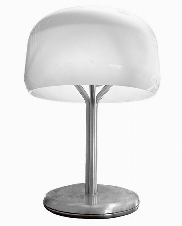 Valenti, lampada da tavolo, disegno  Giotto Stoppino. Anni '80,Struttura in alluminio spazzolato, diffusore in perspex opalino bianco
H cm 55, ... 