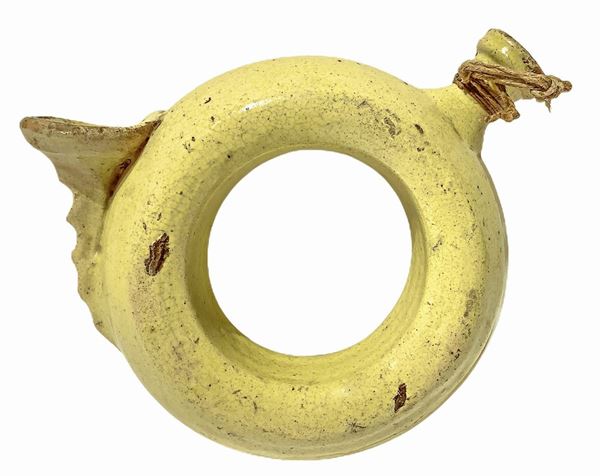 Fiaschetta a tromba in maiolica di Caltagirone, fine XIX secolo.  H cm 22
