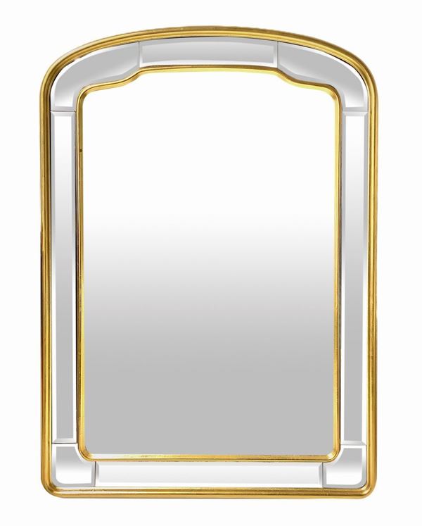 Mirror form the 70s with beveled mirror and gold frame. H cm 111x79